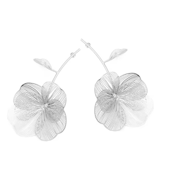 Noemie - Silver Trendy Metal Big Flower Earing ZA Style. NWT - Picture 4 of 5